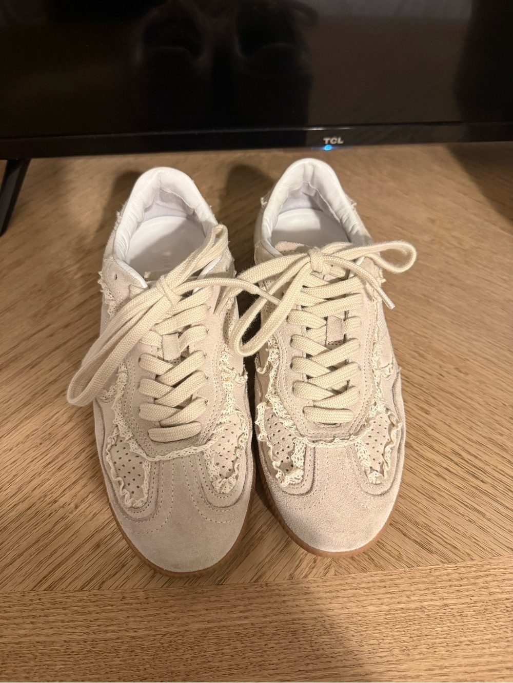 Alohas sneakers